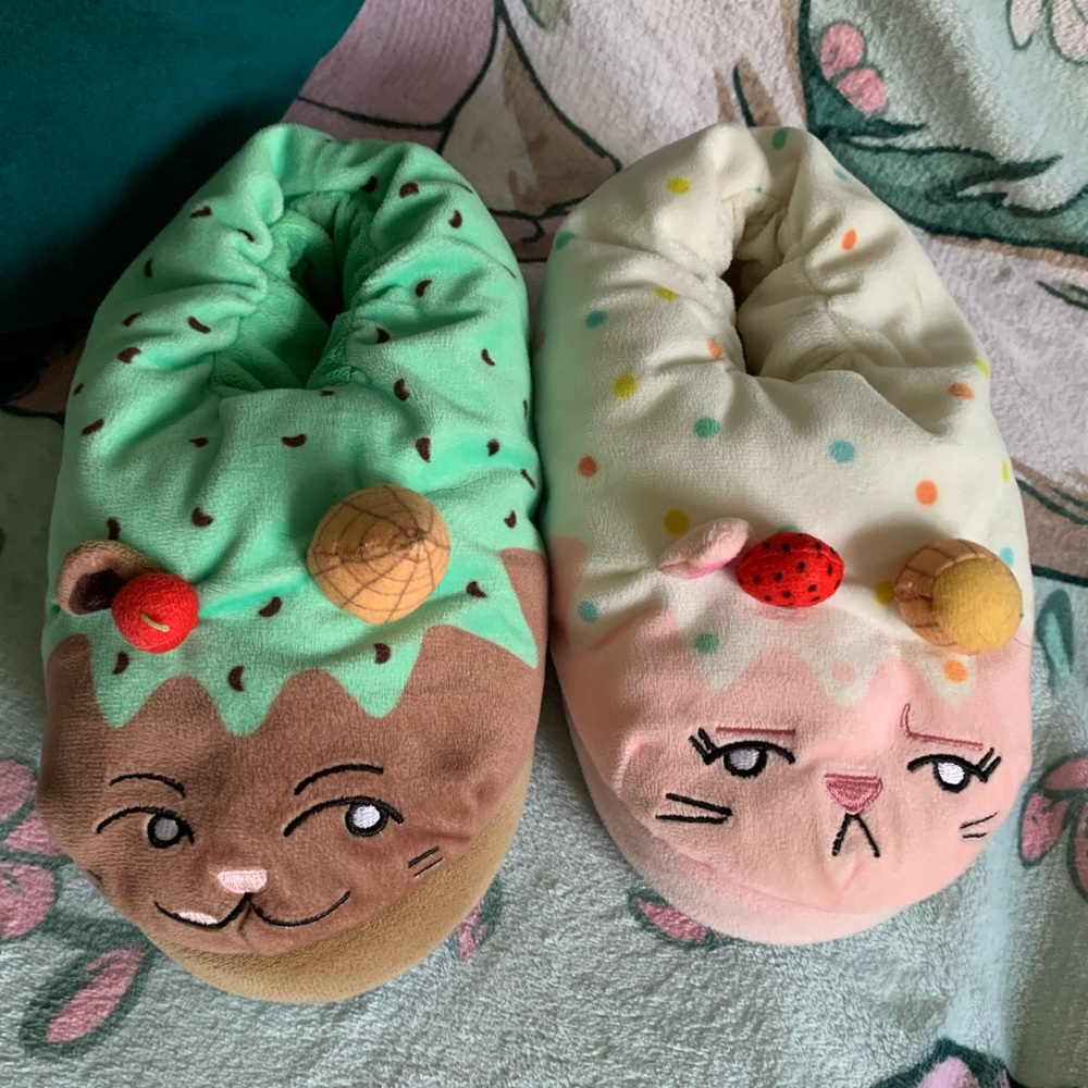 EUC Moriah Elizabeth Eustace and Shelly slippers